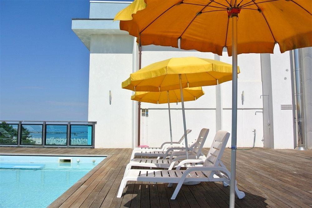 Hotel Mirage Lido di Classe Exteriör bild