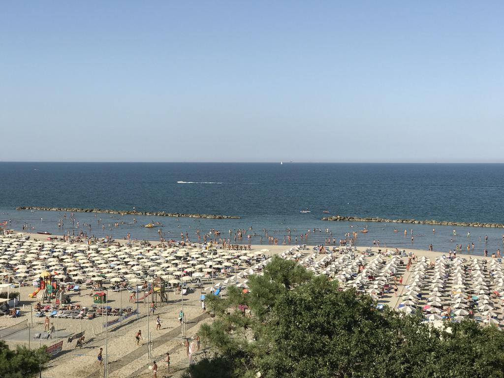 Hotel Mirage Lido di Classe Exteriör bild