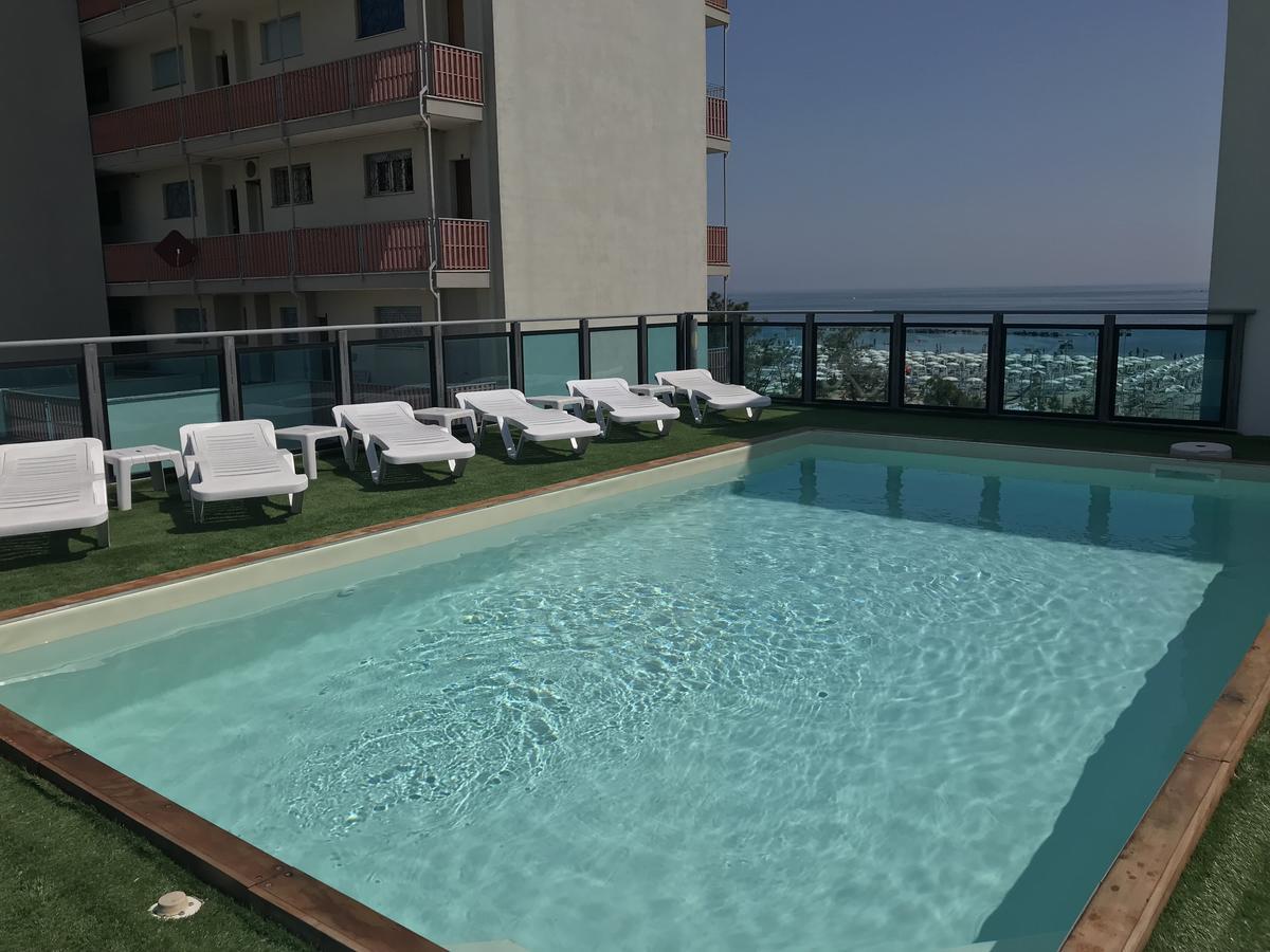 Hotel Mirage Lido di Classe Exteriör bild