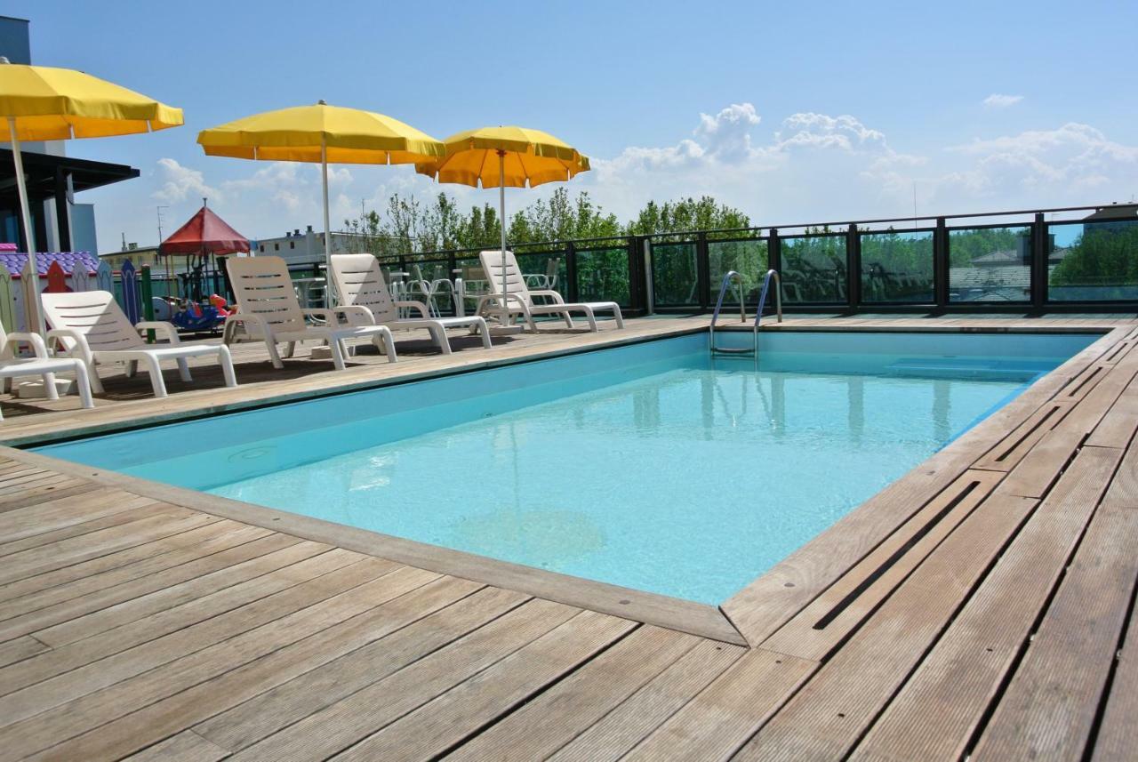 Hotel Mirage Lido di Classe Exteriör bild